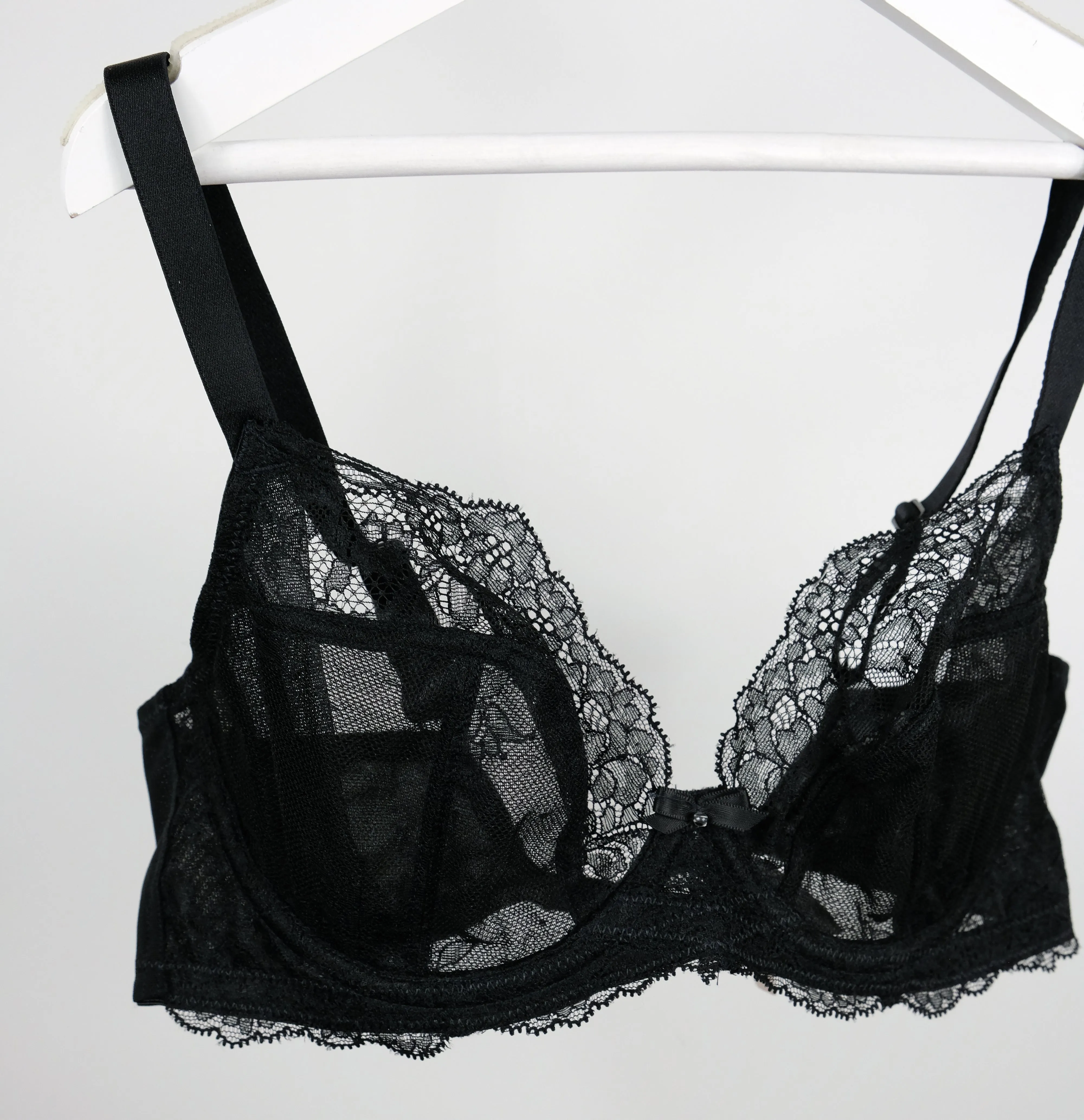 D  Lace Plunge [Black]