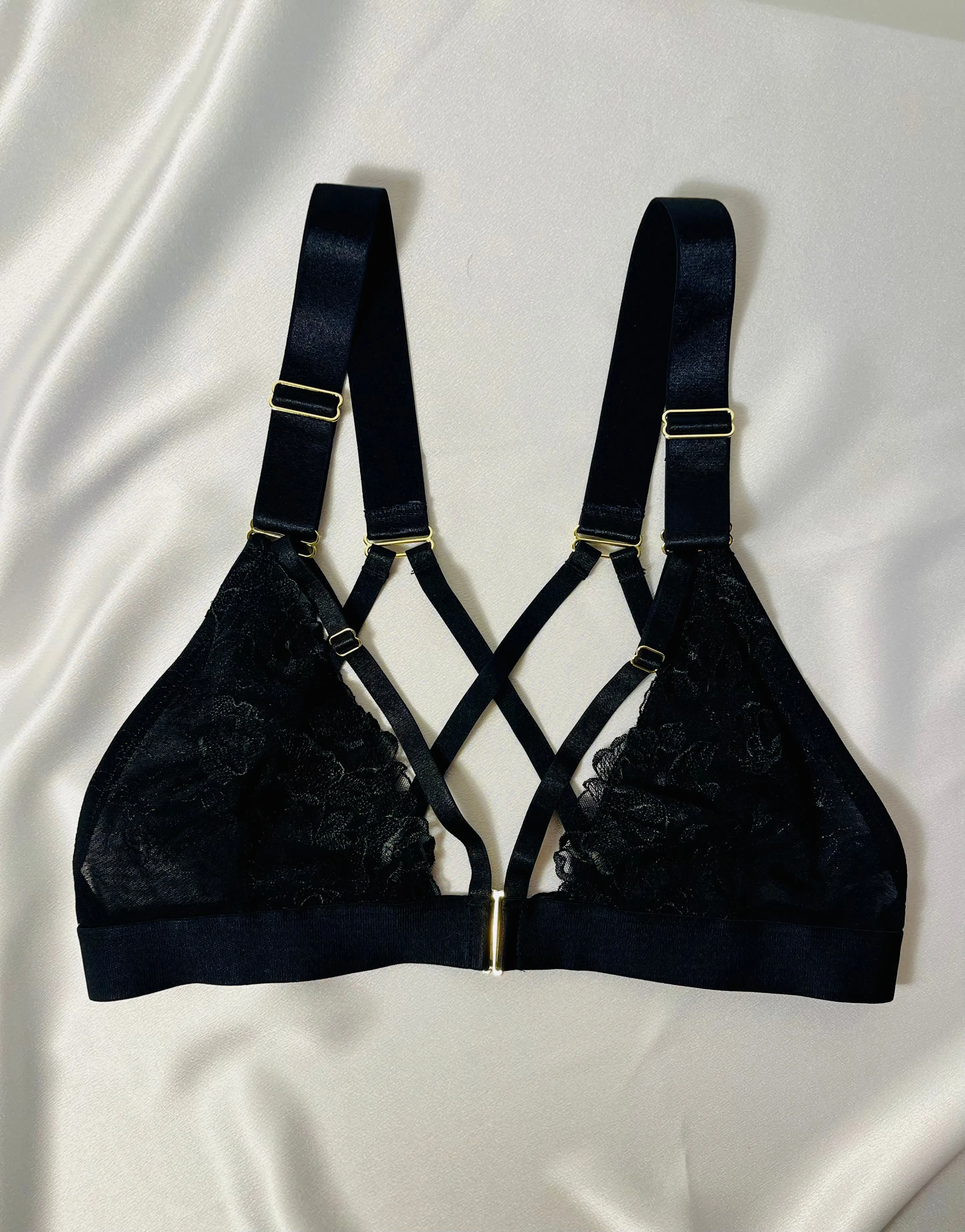 EMBROIDERED TRIANGLE BRALETTE