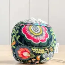 Medium Cozy Cake Yarn Cozy