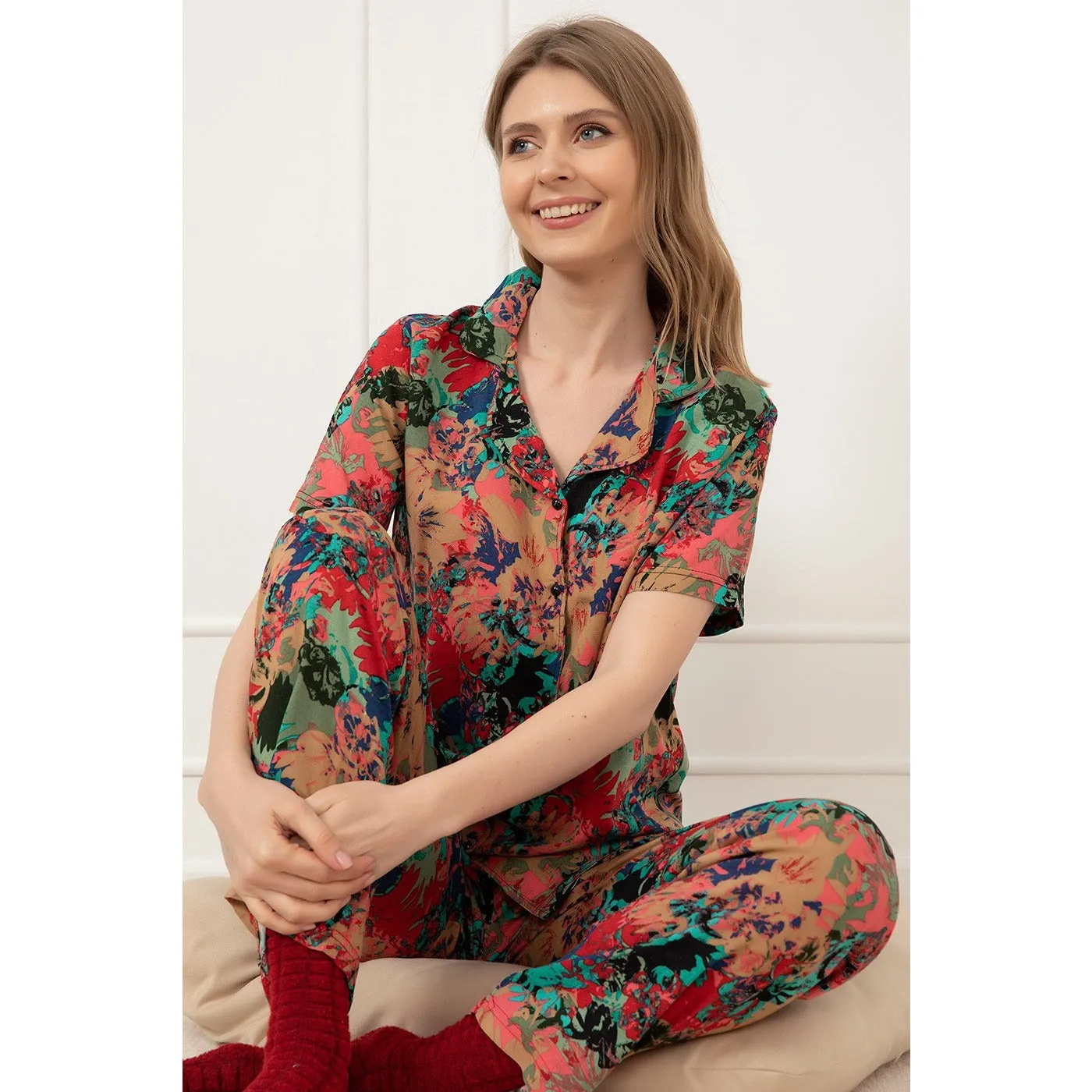 Red Patterned Buttoned Pajamas Set