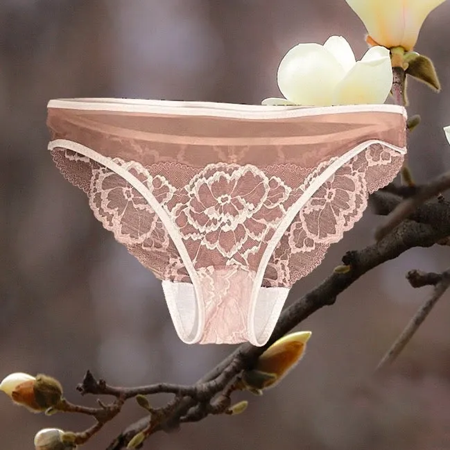 Stretch Lace #463- Magnolia Blossom
