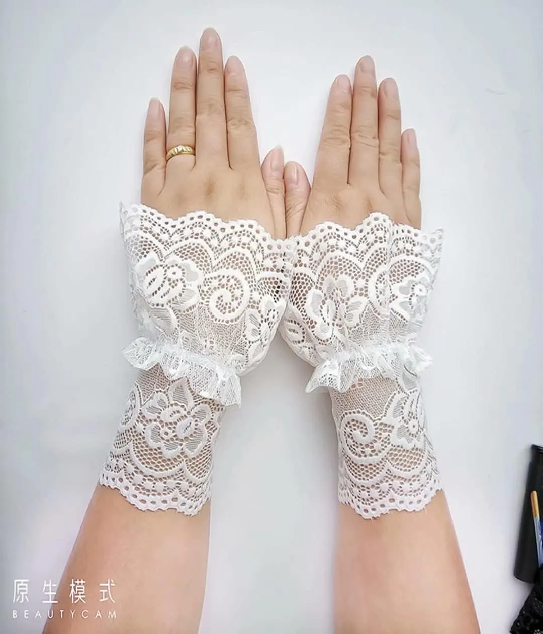Women's Short Lace Gloves Fingerless for Driving Wedding Wrist Length Bridal Prom Gloves