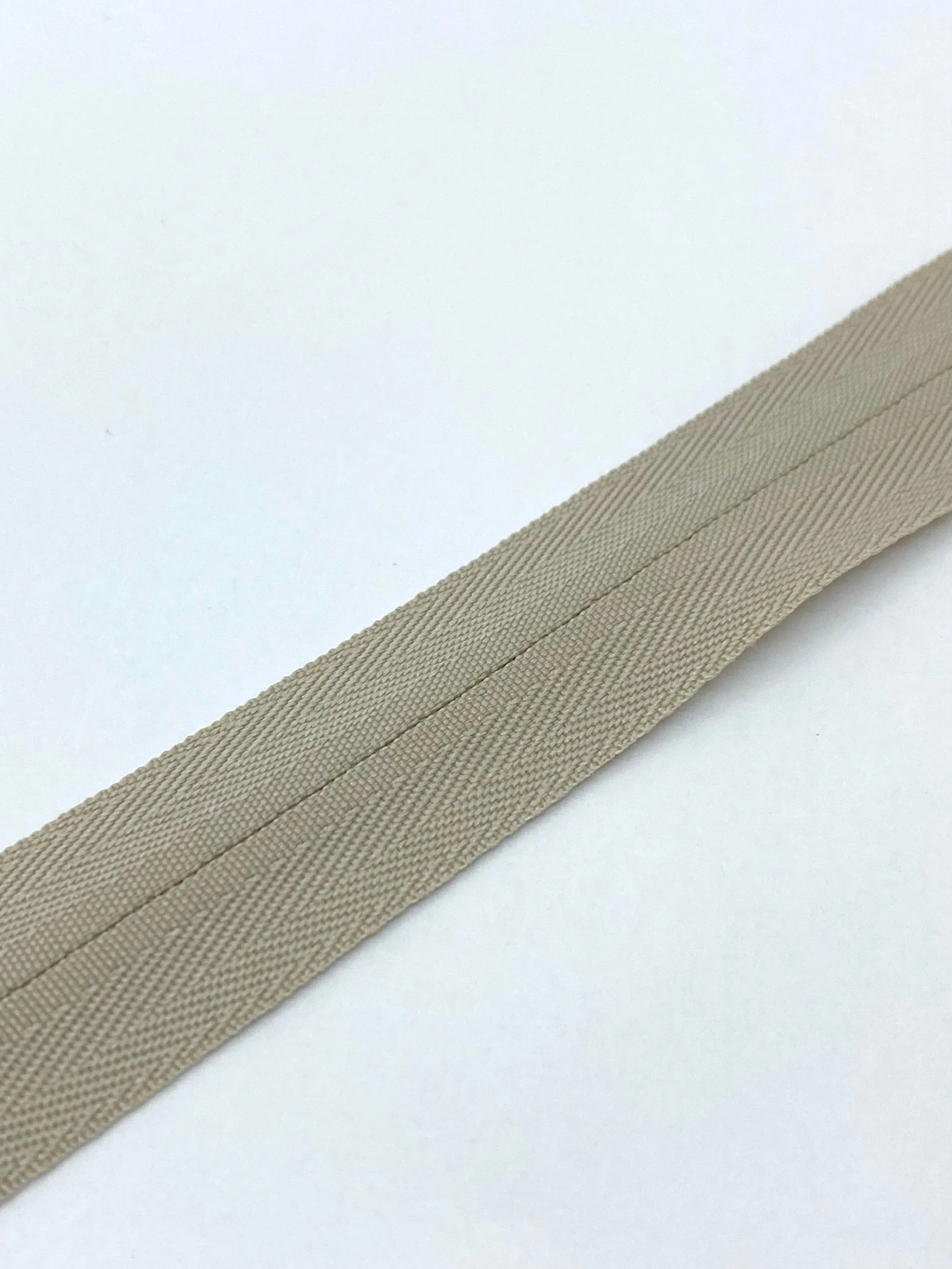 YKK® #2.5 CONCEAL® Invisible Zipper c/e #572